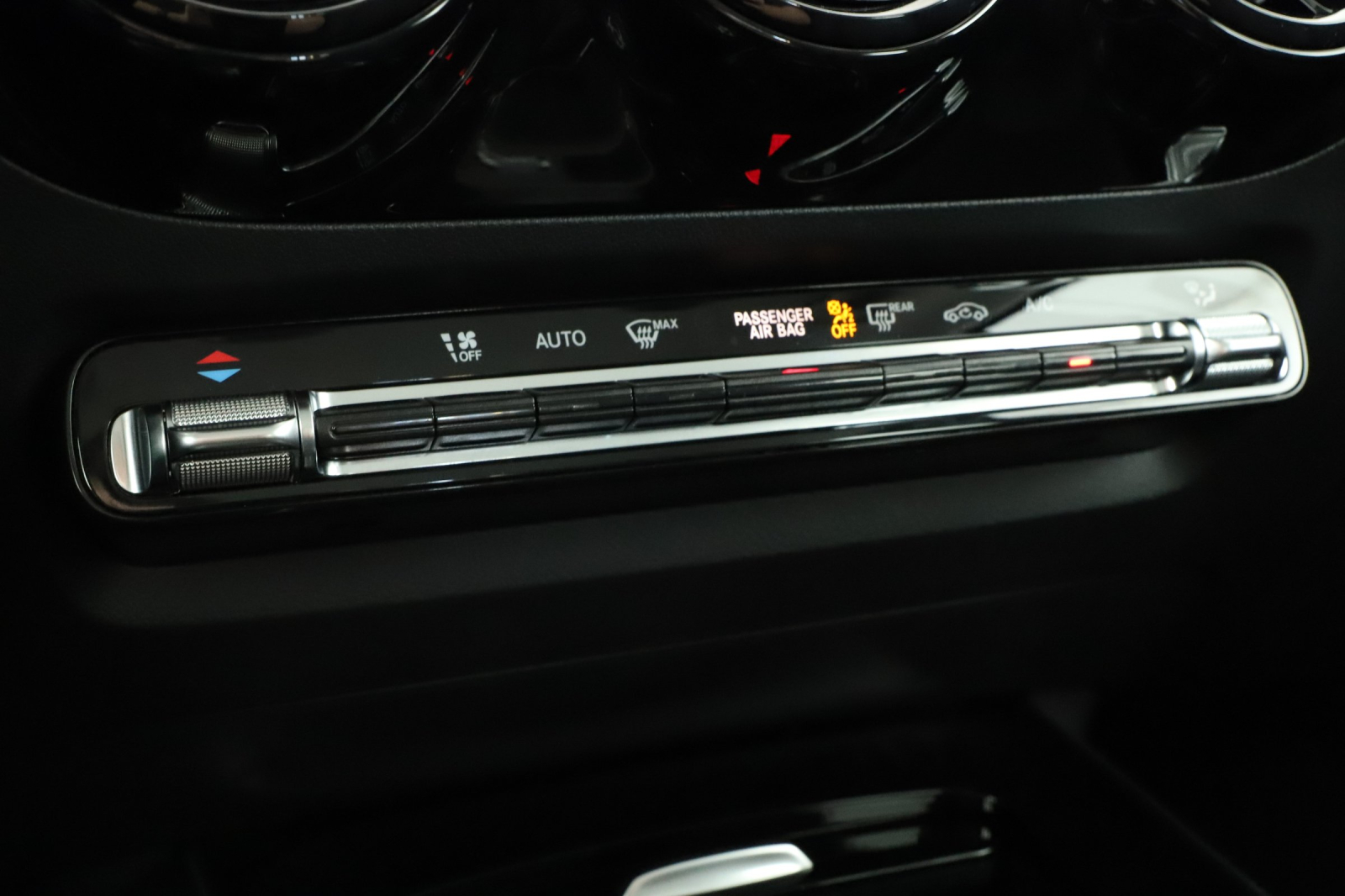 Mercedes-Benz GLA - 2024