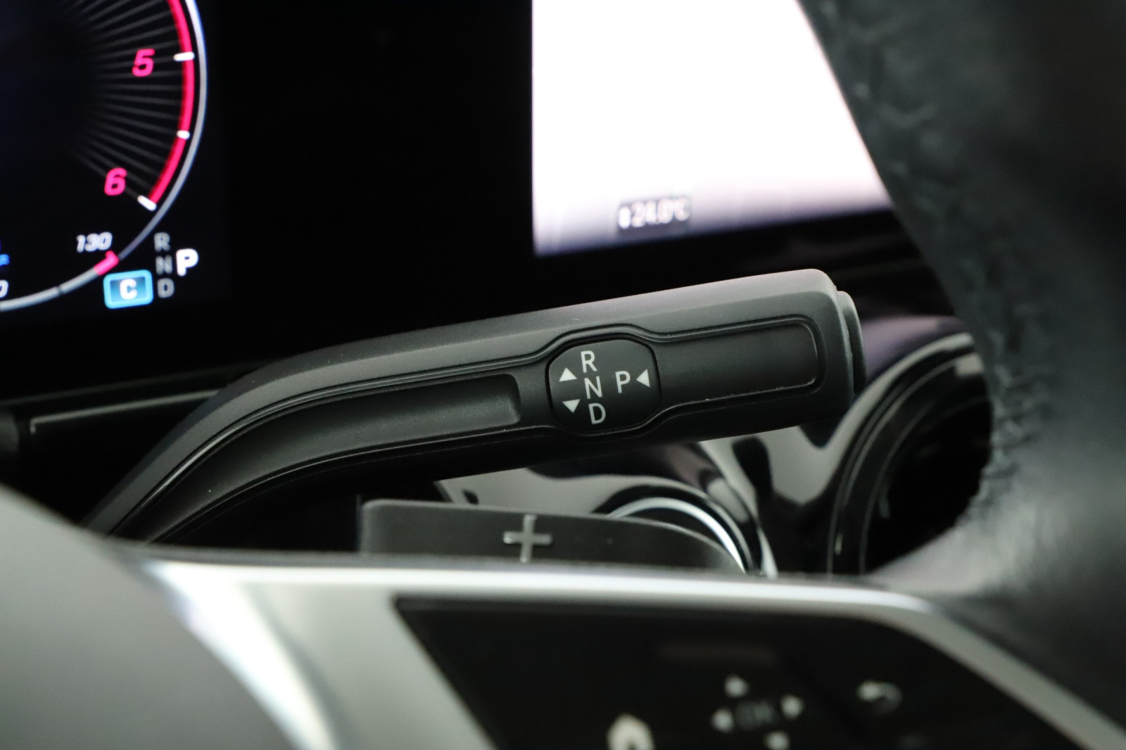 Mercedes-Benz GLA - 2024