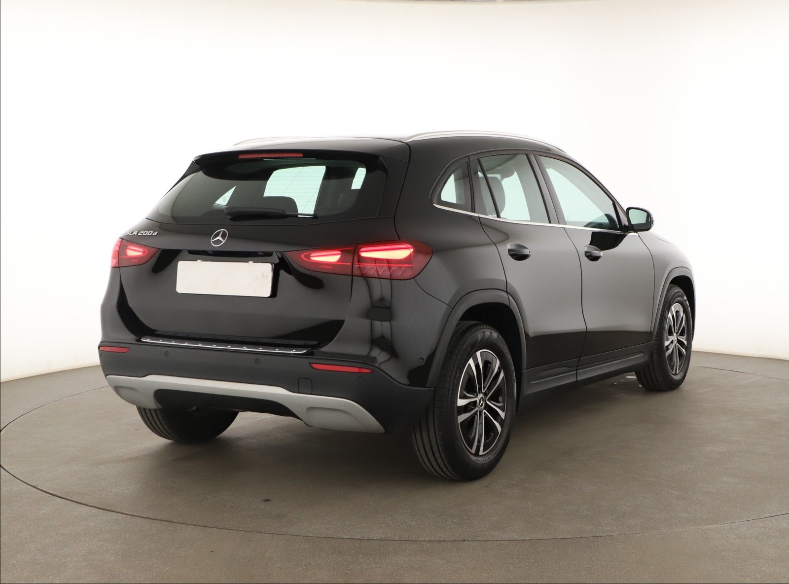 Mercedes-Benz GLA - 2024