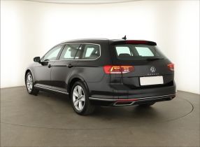 Volkswagen Passat - 2022