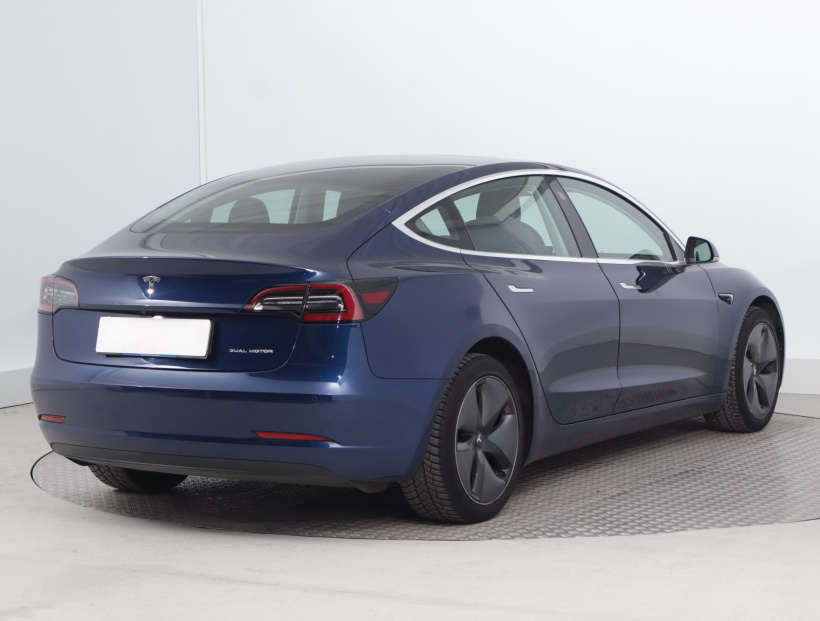 Tesla Model 3, 2019