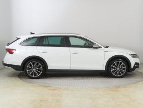 Škoda Octavia Scout - 2023