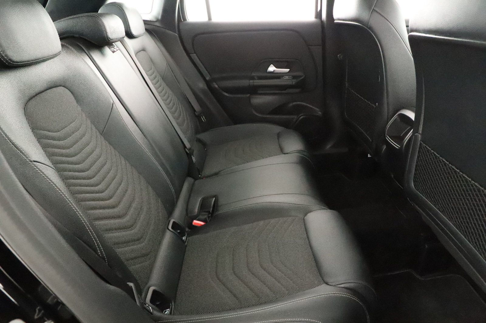 Mercedes-Benz GLA - 2024