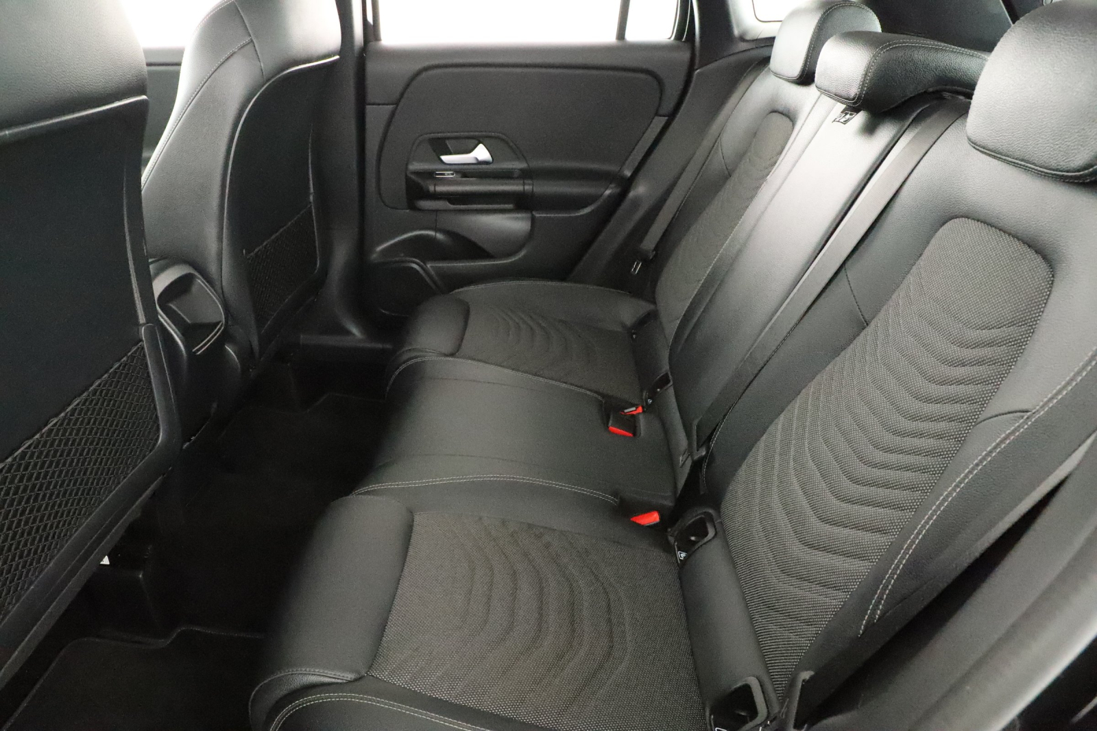 Mercedes-Benz GLA - 2024