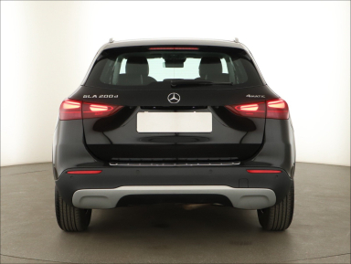 Mercedes-Benz GLA - 2024
