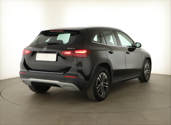 Mercedes-Benz GLA 200 d 4MATIC