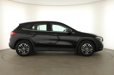 Mercedes-Benz GLA - 2024