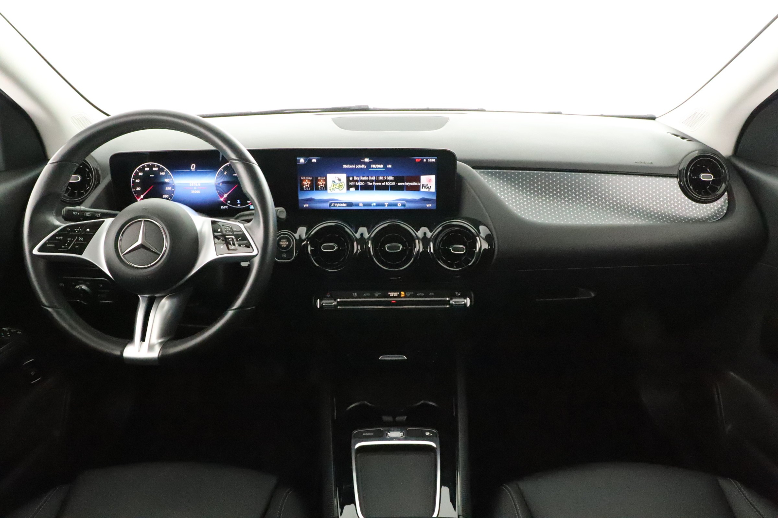 Mercedes-Benz GLA - 2024