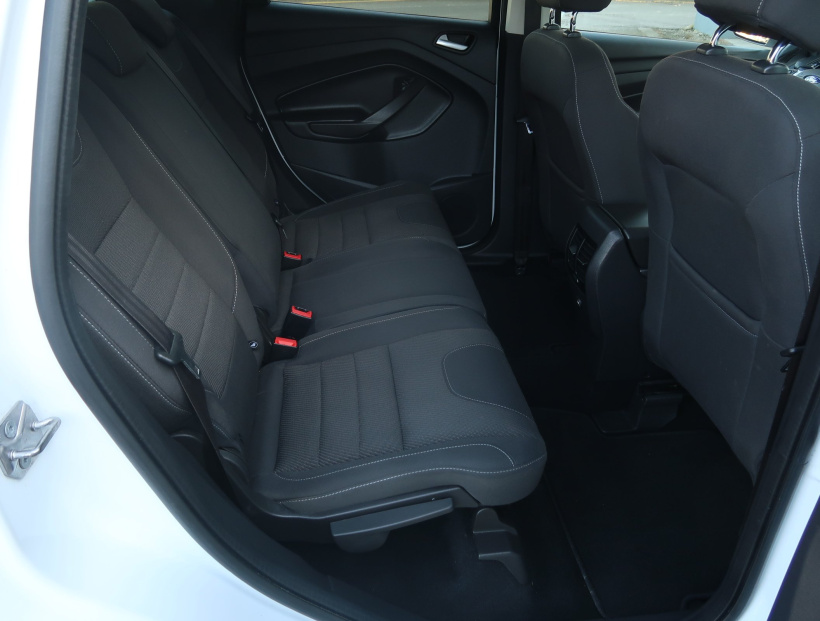 Ford Kuga, 2016