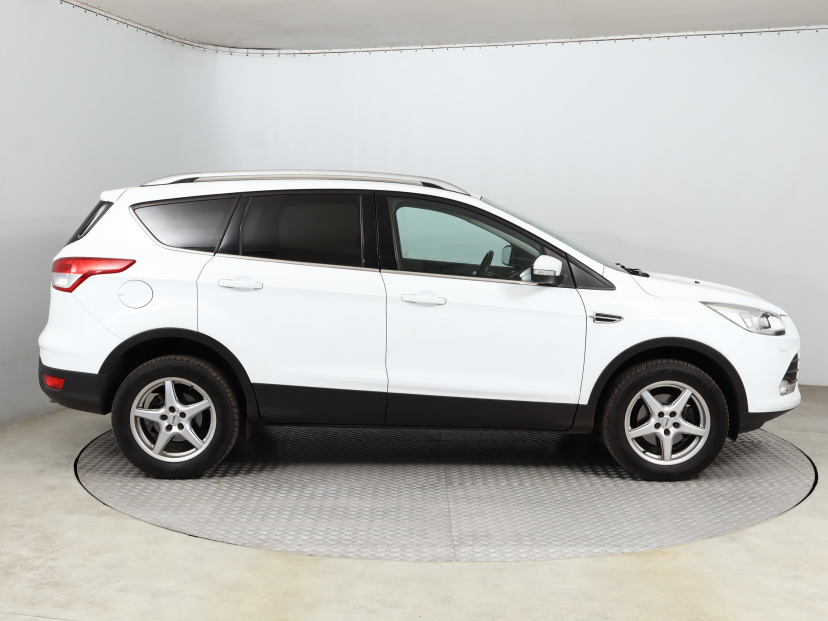 Ford Kuga, 2016