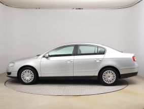 Volkswagen Passat - 2010