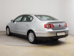 Volkswagen Passat - 2010