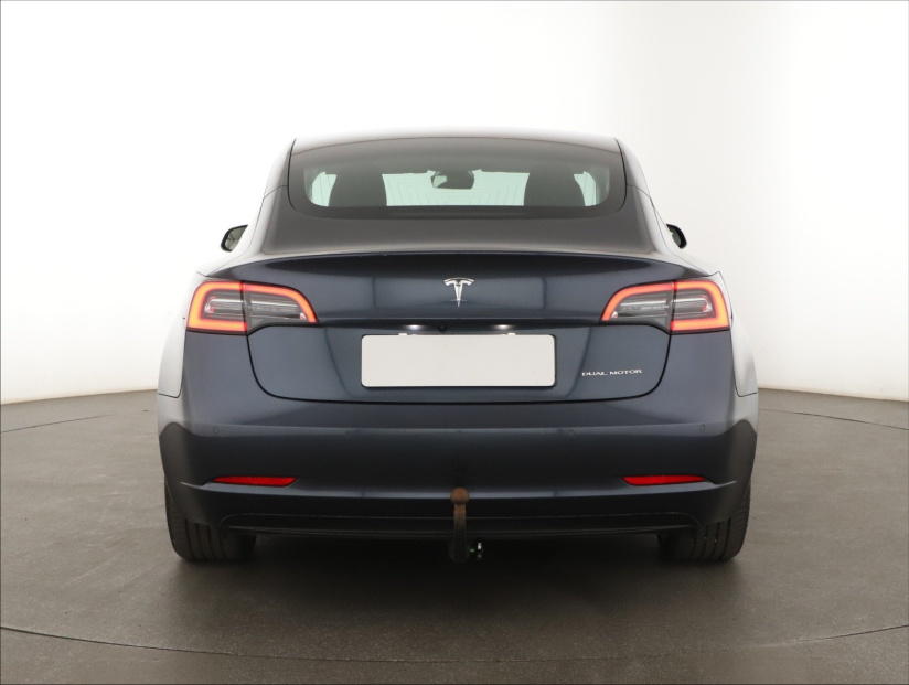 Tesla Model 3, 2020
