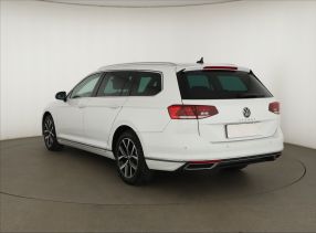 Volkswagen Passat - 2021