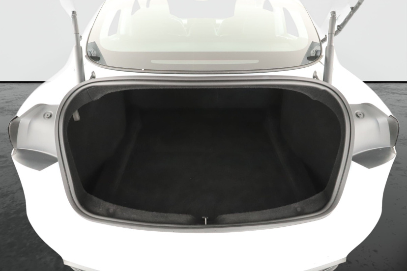 Tesla Model 3, 2024