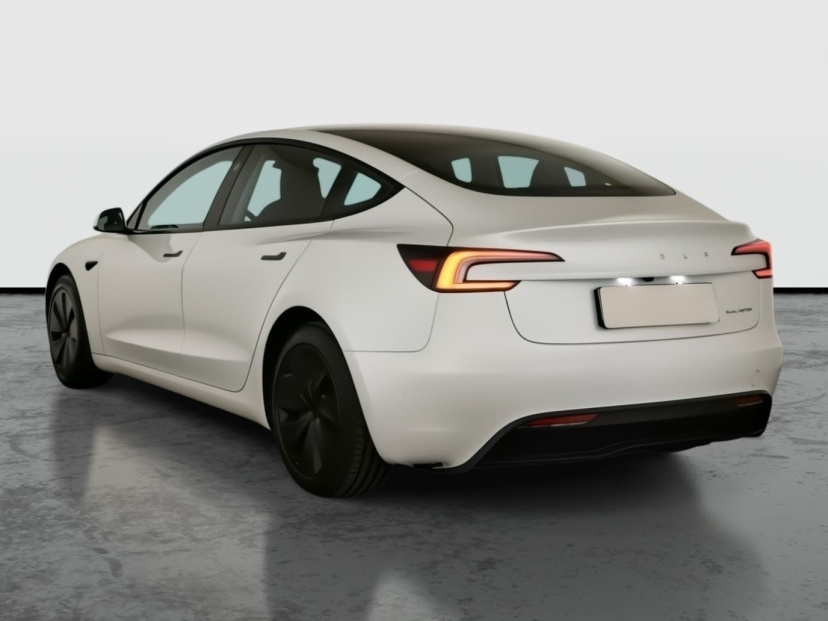 Tesla Model 3, 2024