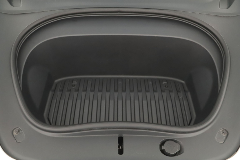 Tesla Model 3, 2024
