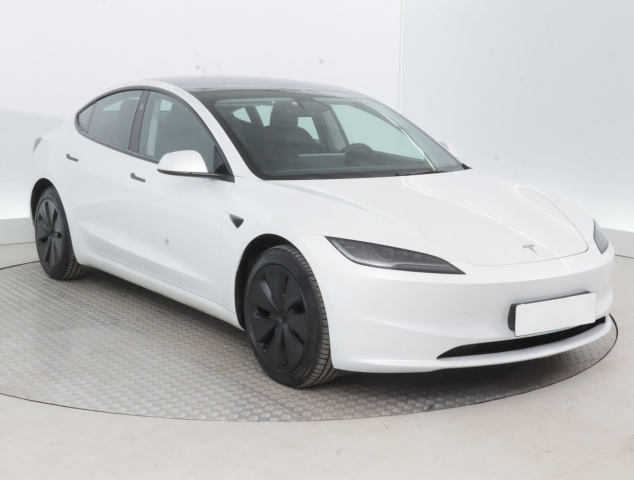 Tesla Model 3 2024