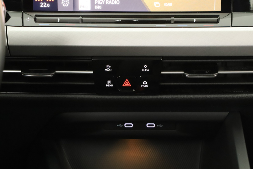 Volkswagen Golf, 2022