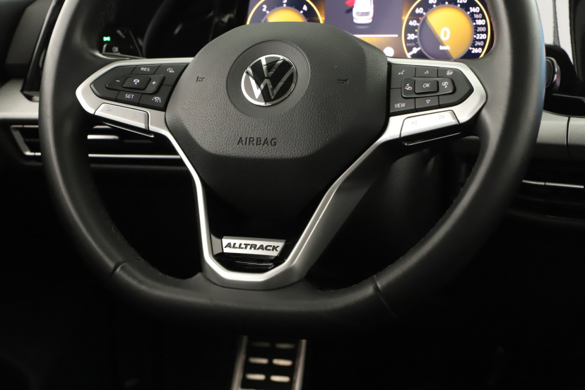 Volkswagen Golf, 2022