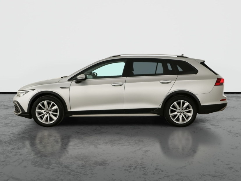 Volkswagen Golf, 2022