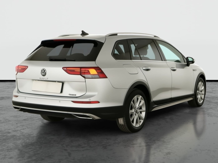 Volkswagen Golf, 2022