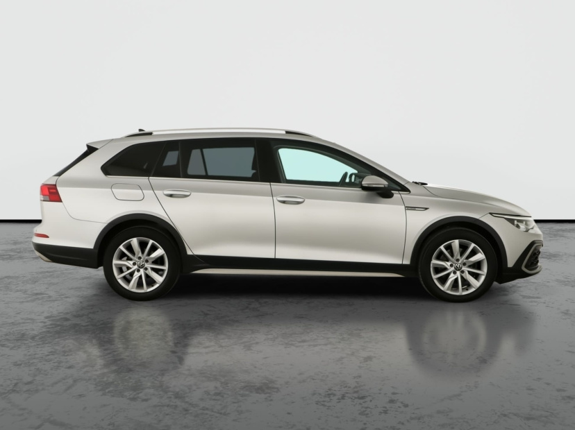Volkswagen Golf, 2022