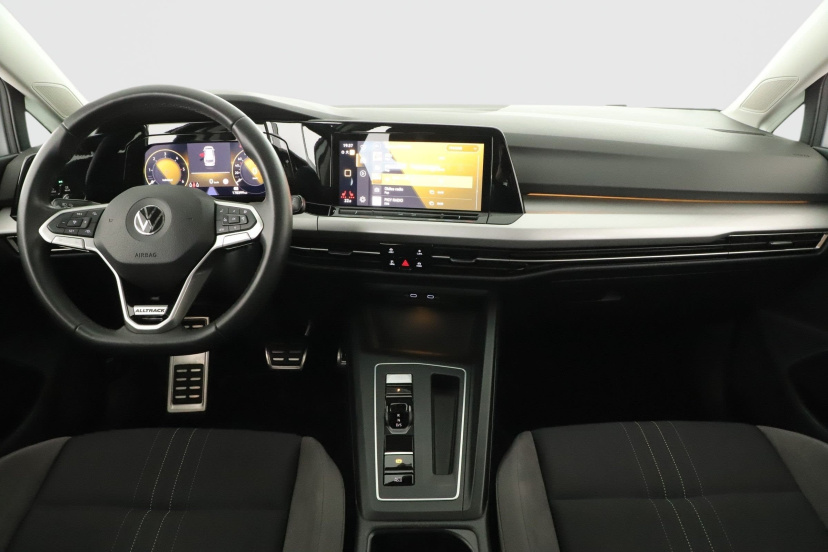 Volkswagen Golf, 2022