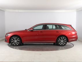 Mercedes-Benz E - 2019