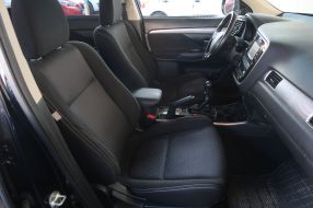 Mitsubishi Outlander - 2019