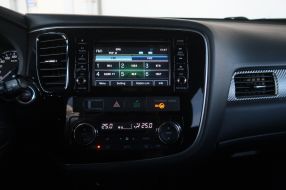 Mitsubishi Outlander - 2019