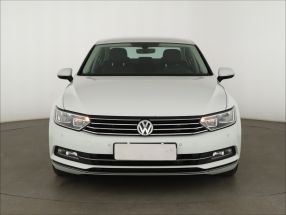 Volkswagen Passat - 2015