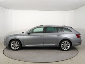 Škoda Superb - 2016