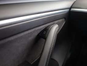 Tesla Model 3 - 2021