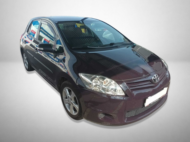 Toyota Auris 2011