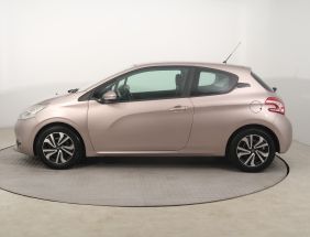 Peugeot 208 - 2012