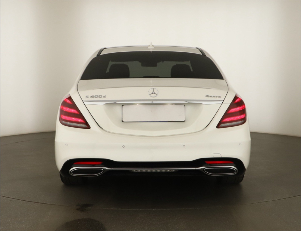 Mercedes-Benz S