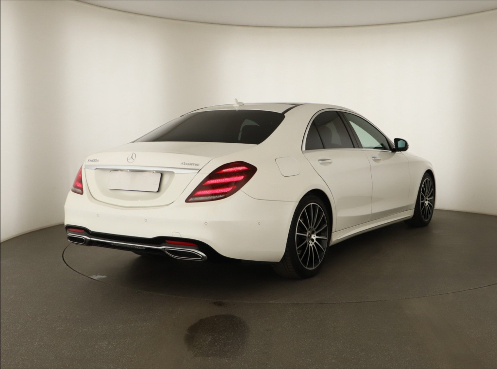 Mercedes-Benz S