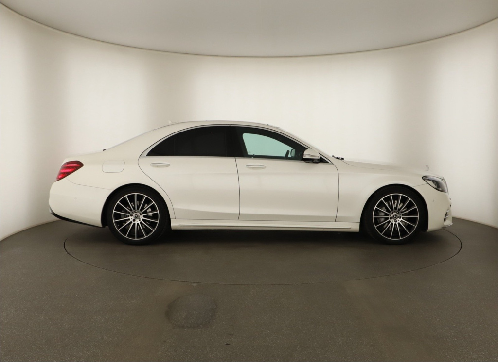 Mercedes-Benz S