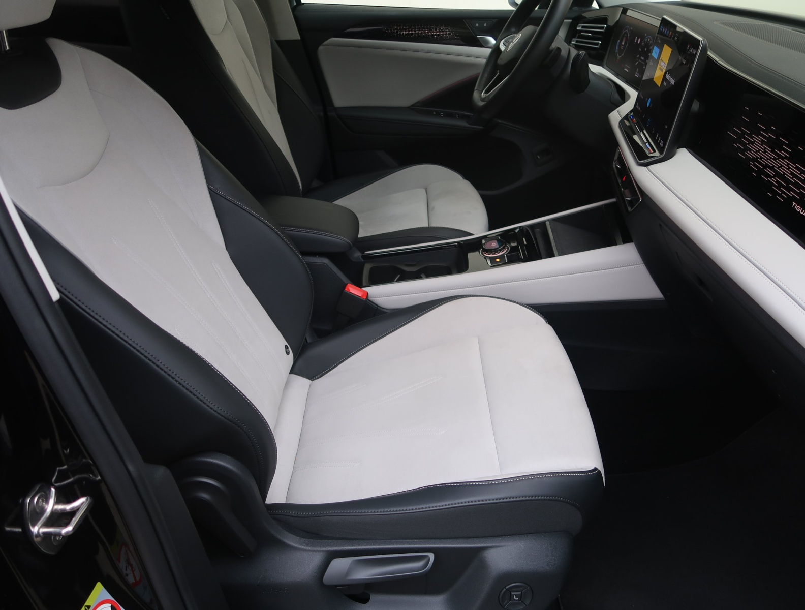 Volkswagen Tiguan - 2024