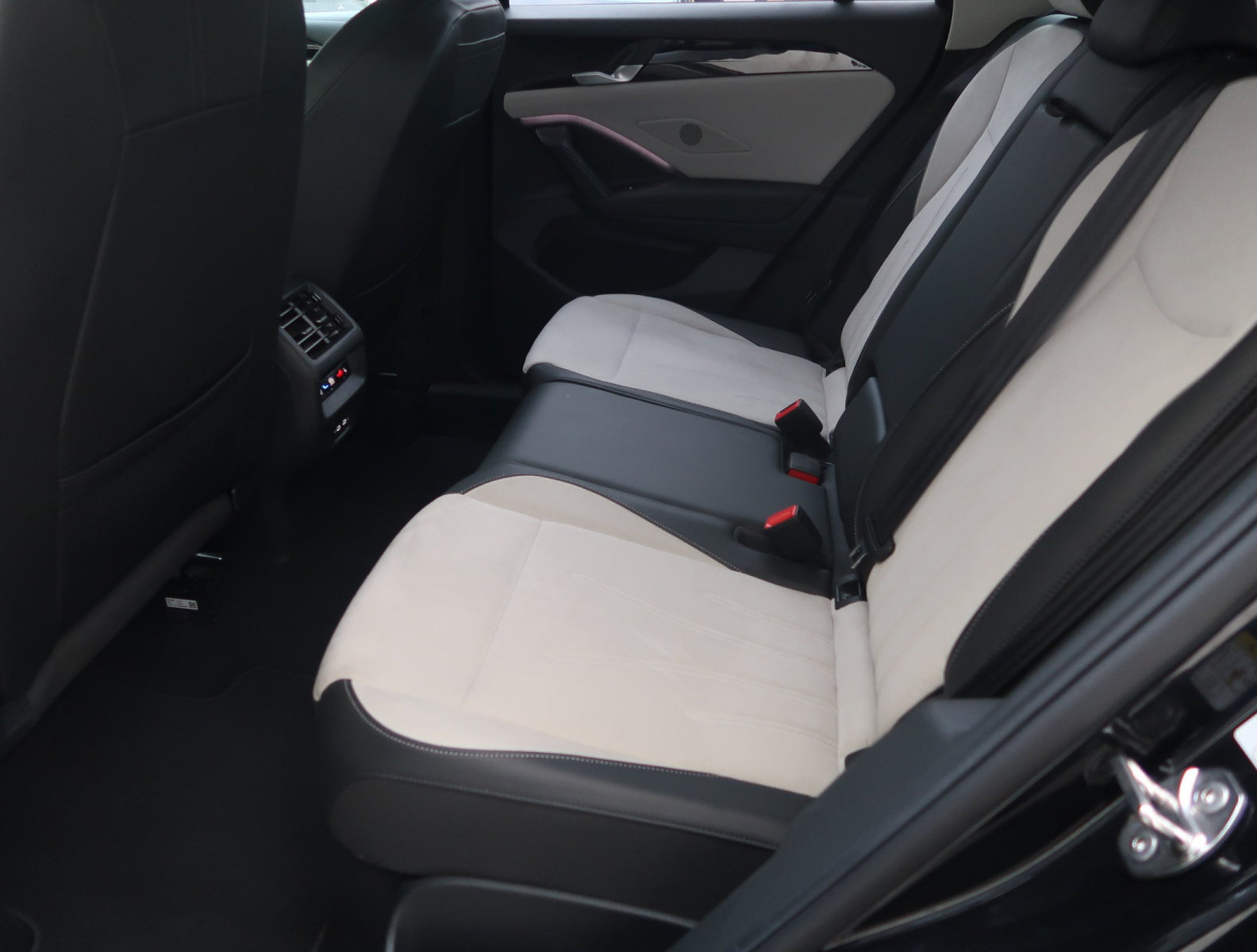 Volkswagen Tiguan - 2024