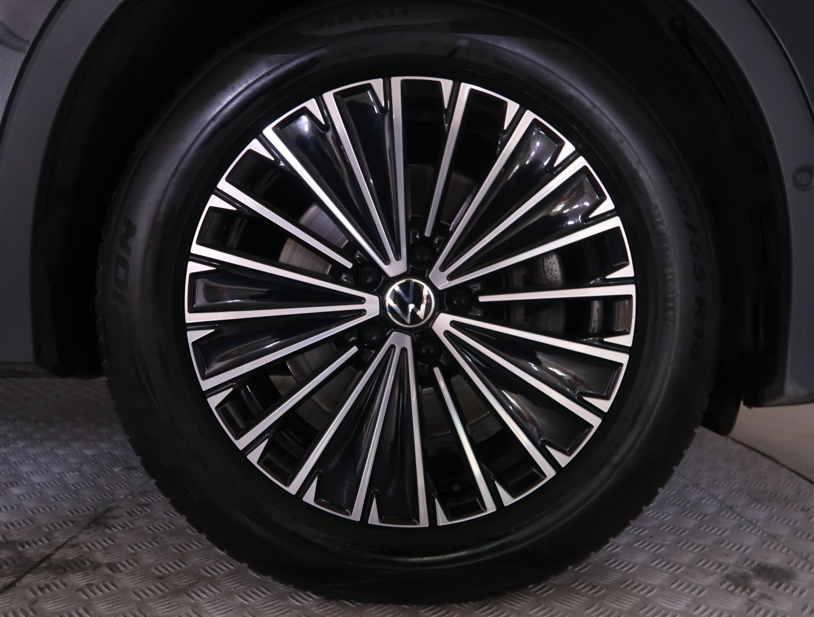 Volkswagen Tiguan - 2024