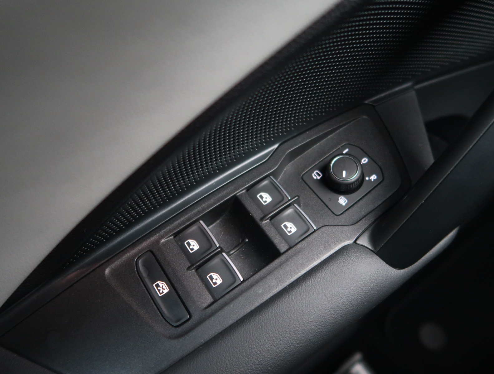 Volkswagen Tiguan - 2024