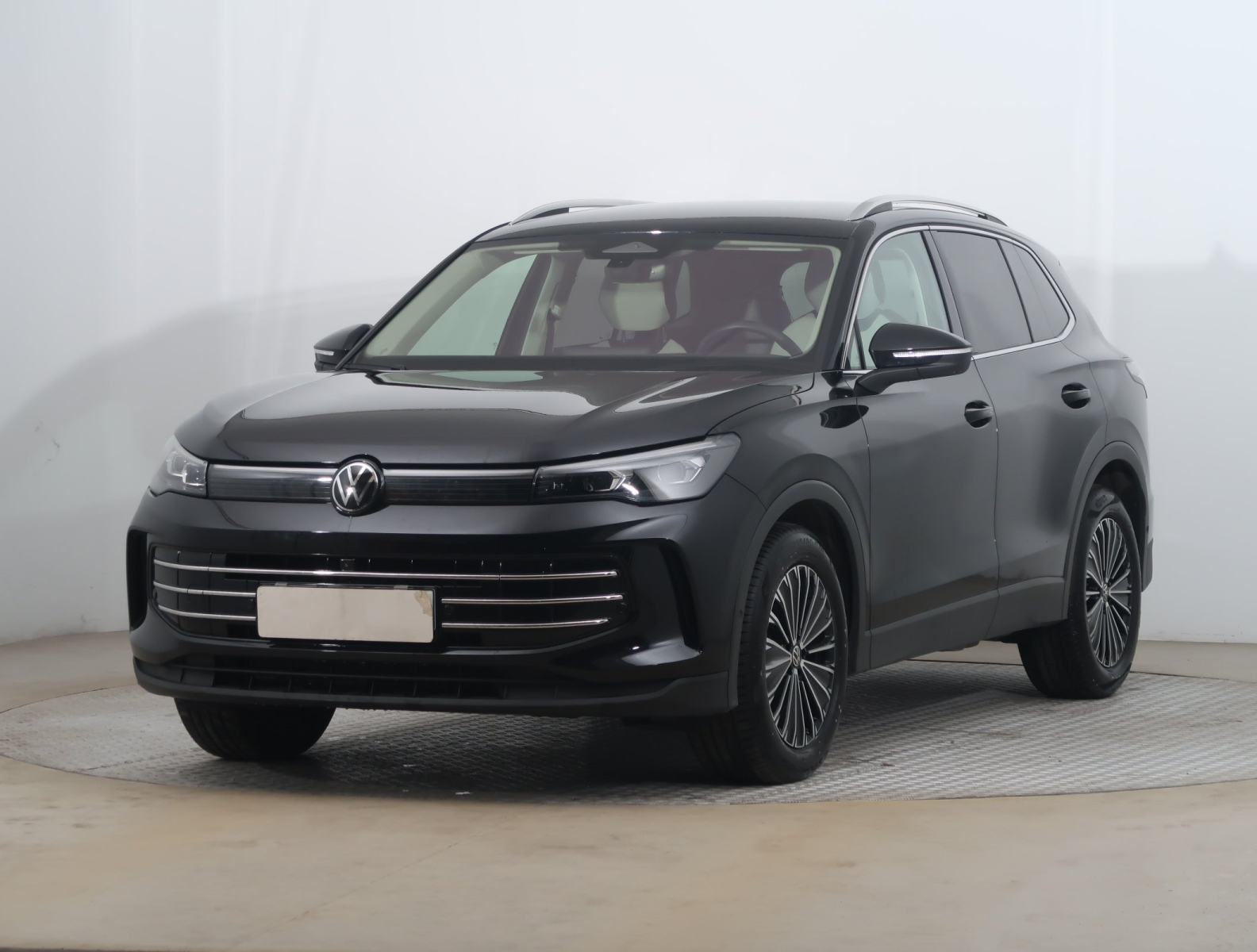 Volkswagen Tiguan - 2024