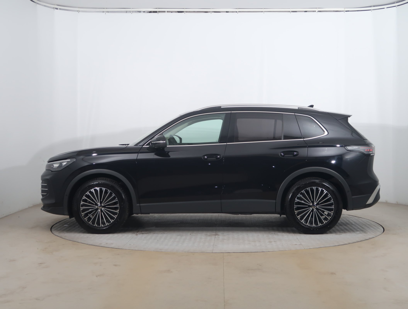 Volkswagen Tiguan - 2024