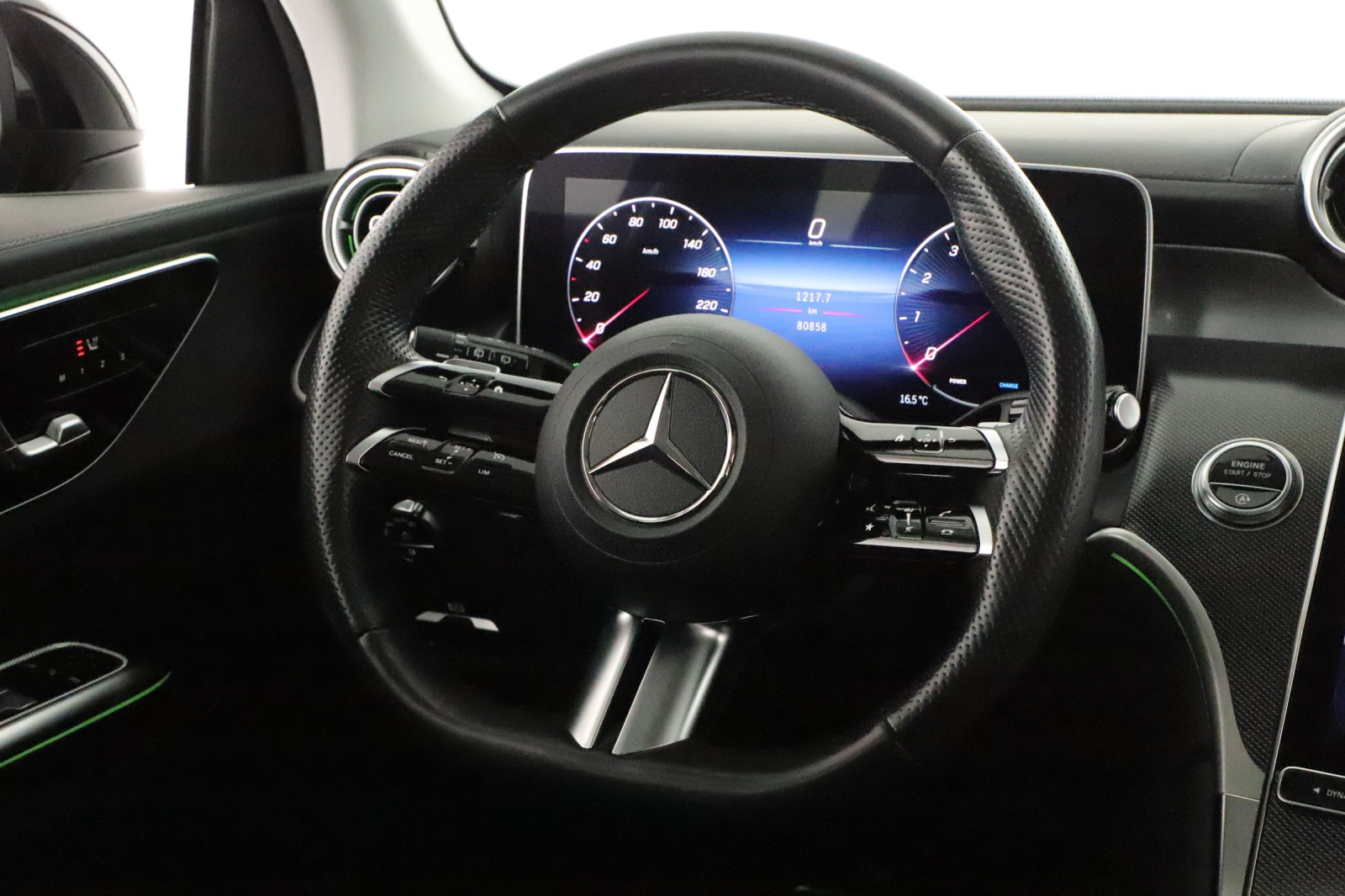 Mercedes-Benz GLC - 2022