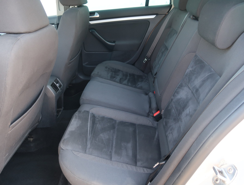 Volkswagen Golf, 2010
