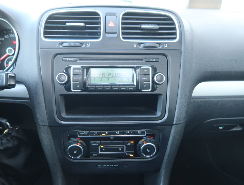 Volkswagen Golf, 2010