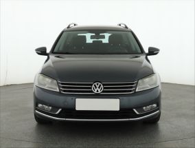 Volkswagen Passat - 2011