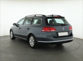 Volkswagen Passat - 2011